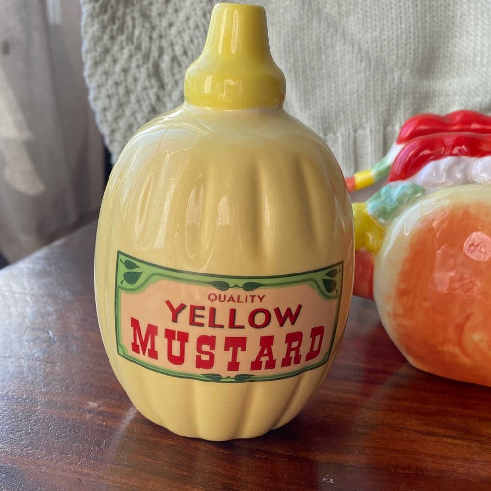 Vintage Hot Dog Napkin Holder w/Mustard and Ketchup Bottle Salt/Pepper Set - Picture 2 of 10